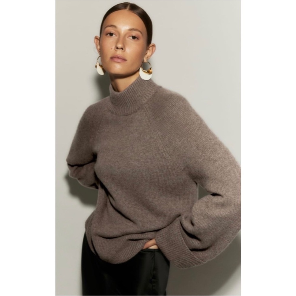 Reformation Garret Oversized Cashmere Turtleneck in Oatmeal